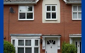 House Number 12 Sleeps Up To 4 With Smart Tvs In Every Room